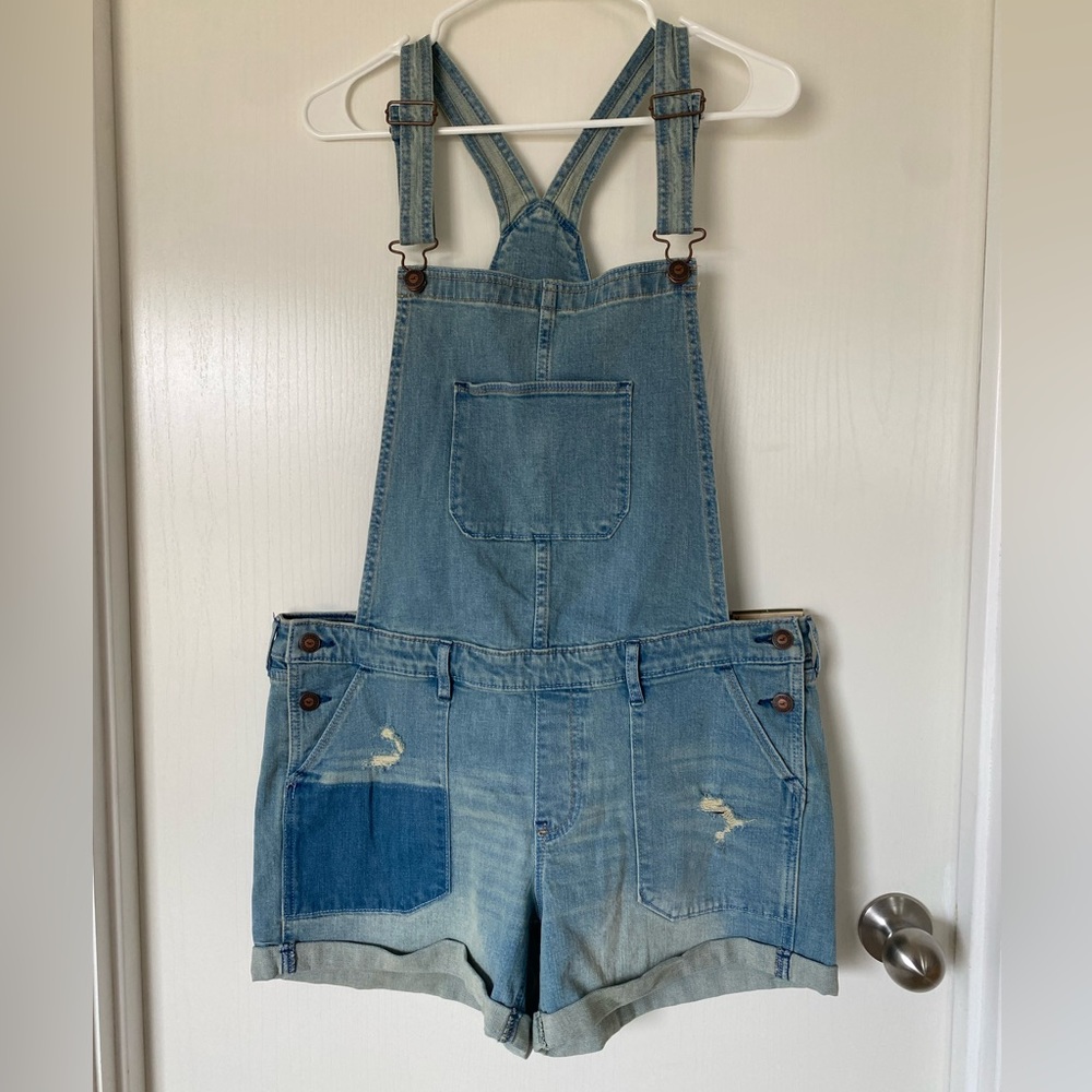 NWT Hollister shortall